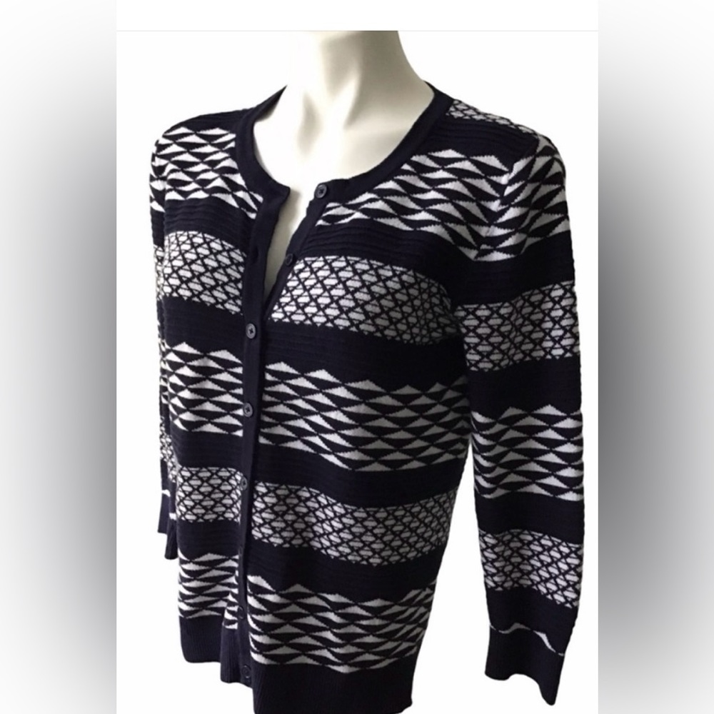 Merona Soft Sweater XL Womens Wear Button Up or Like a Cardigan Sweater